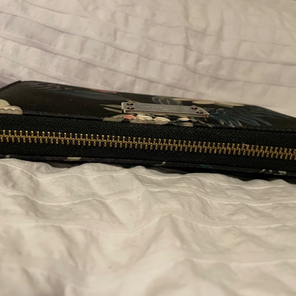 Kate Spade Black Floral Continental Wallet - Picture 5 of 5